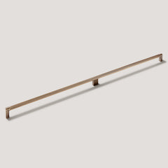 Plank Hardware Cabinetry 682mm (672mm CC) BECKER D Bar Handle - Antique Brass