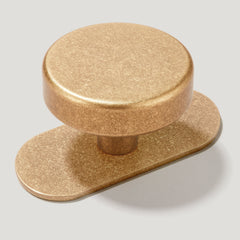 Plank Hardware Cabinetry HUDSON Shaker Knob - Aged Brass