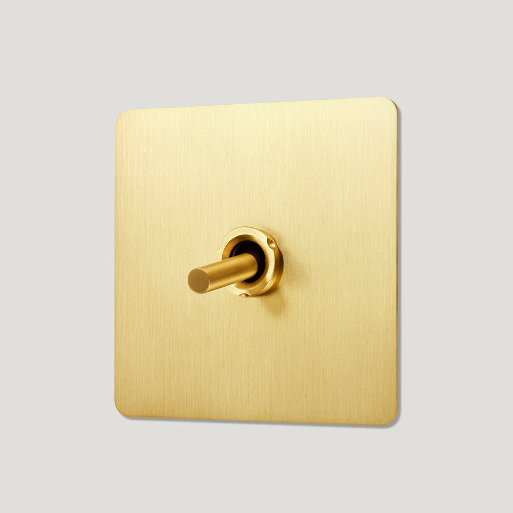 MAXWELL 1G Smooth Toggle Light Switch - Brass