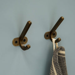 Plank Hardware Hooks SPRATT Winged Hook - Antique Brass