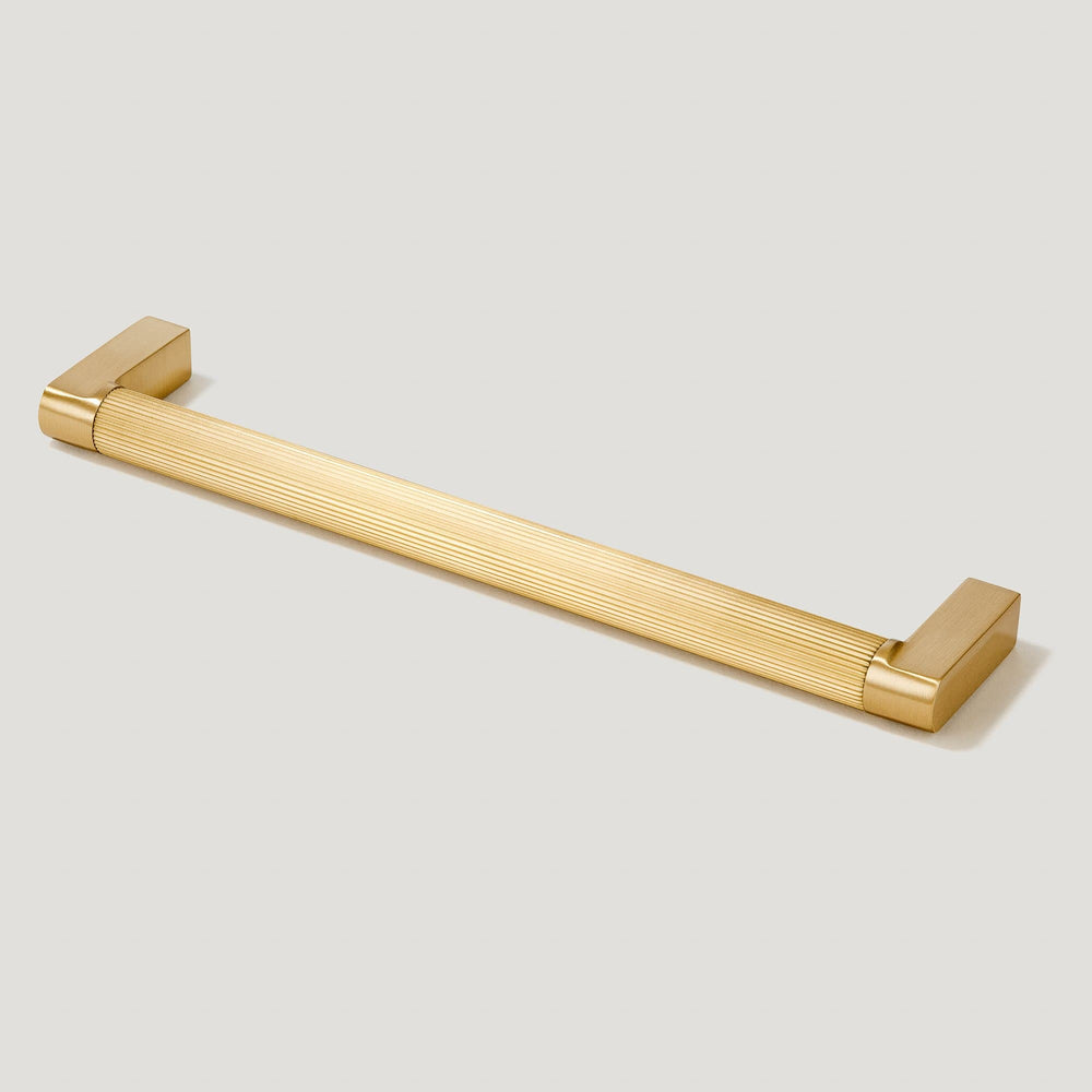 BECKER Grooved D-Bar Handle - Brass